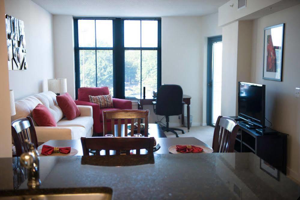Crystal Quarters Furnished Apartments At The Gramercy 알링턴 외부 사진