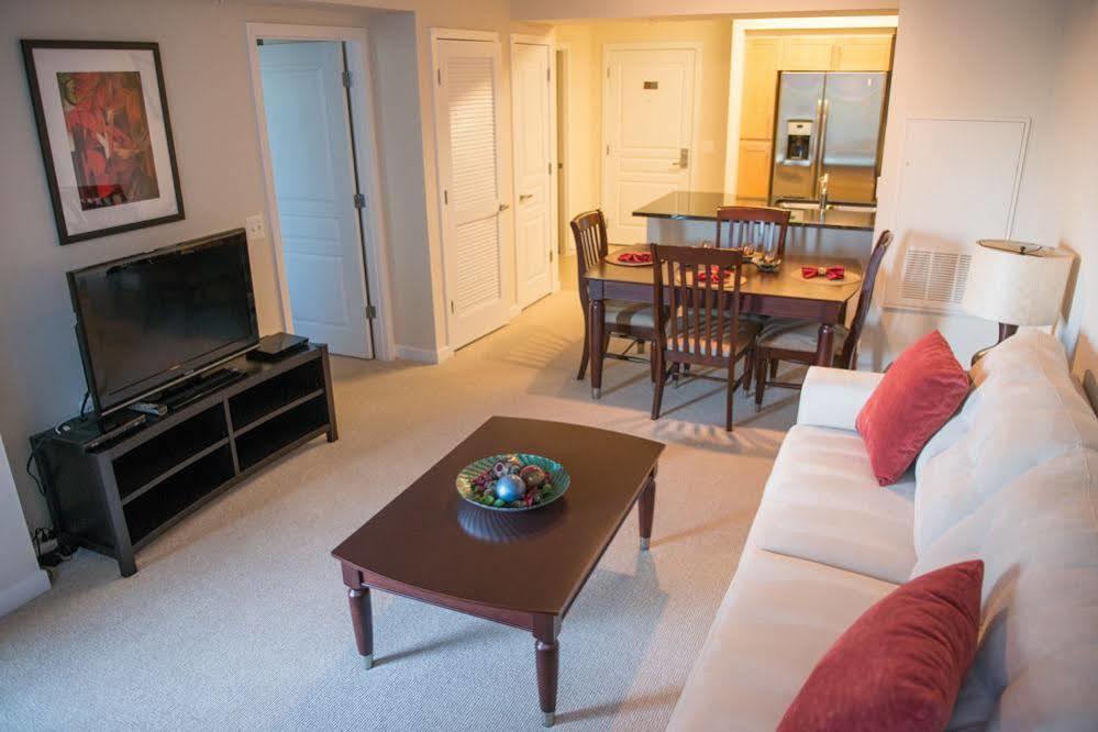 Crystal Quarters Furnished Apartments At The Gramercy 알링턴 외부 사진