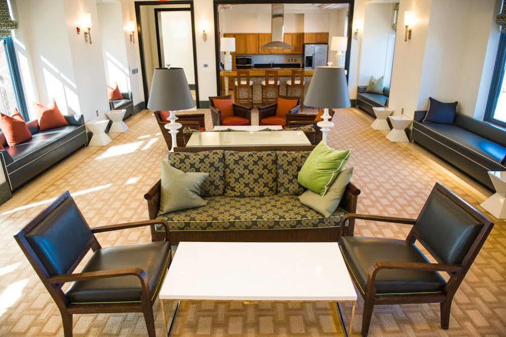 Crystal Quarters Furnished Apartments At The Gramercy 알링턴 외부 사진